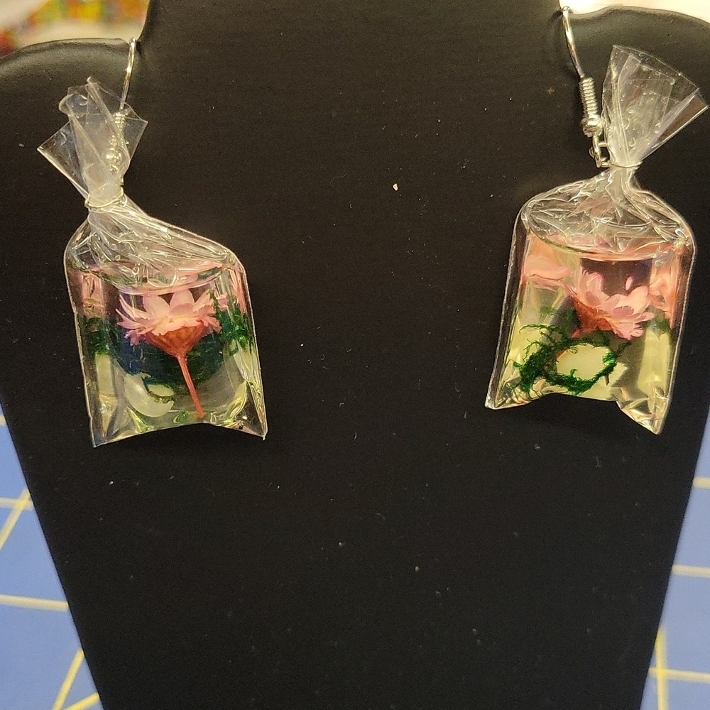 Under the Sea Foliage & Pearl in a Hard Resin Plastic Bag 1.5" Earrings.